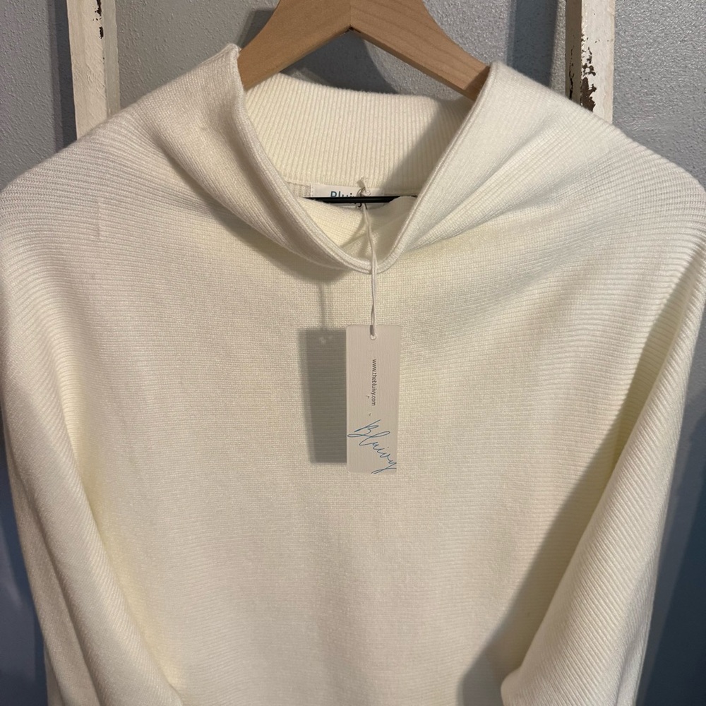 NWT Bluivy Cream White Women's Dolman Sleeve Sweater Size M/L - Picture 2 of 9